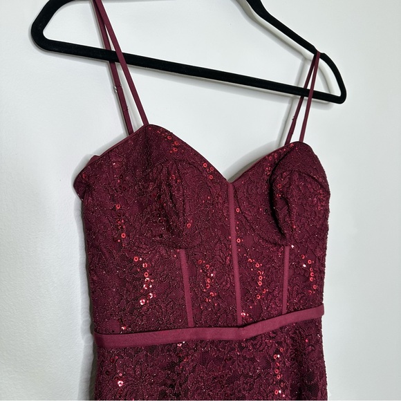 NEW David’s Bridal Jules and Cleo Sparkle Lace Dress with Corset Bodice Wine Red - Picture 4 of 12
